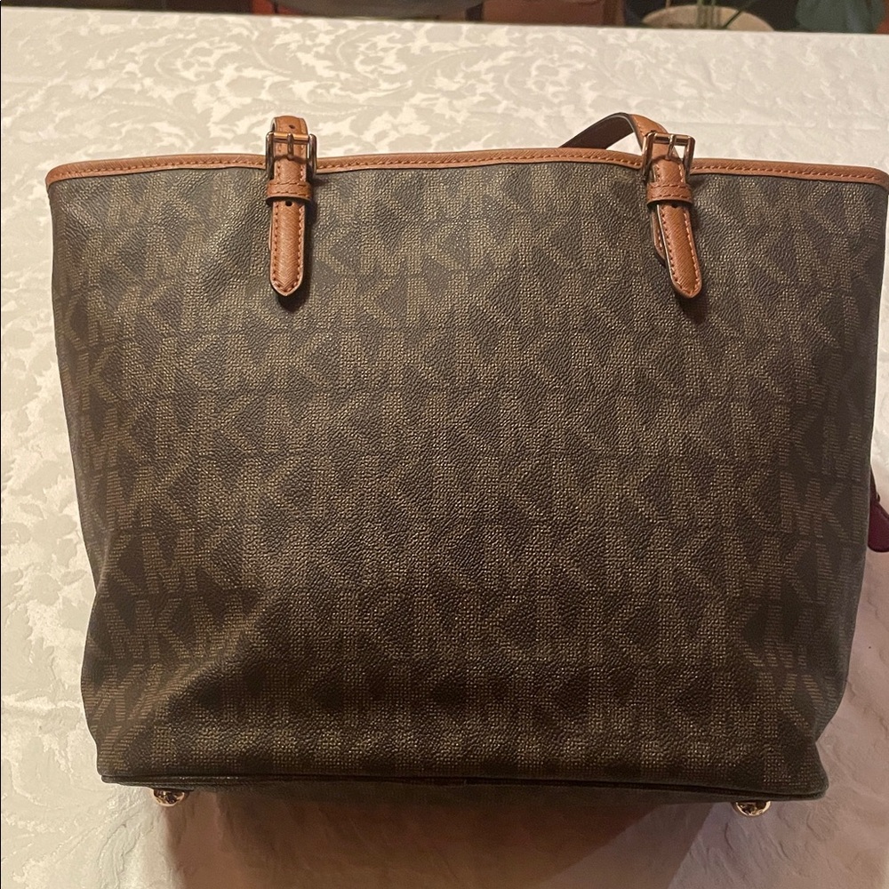 Michael Kors Dark Brown Logo bag in excellent condition. - Picture 9 of 9
